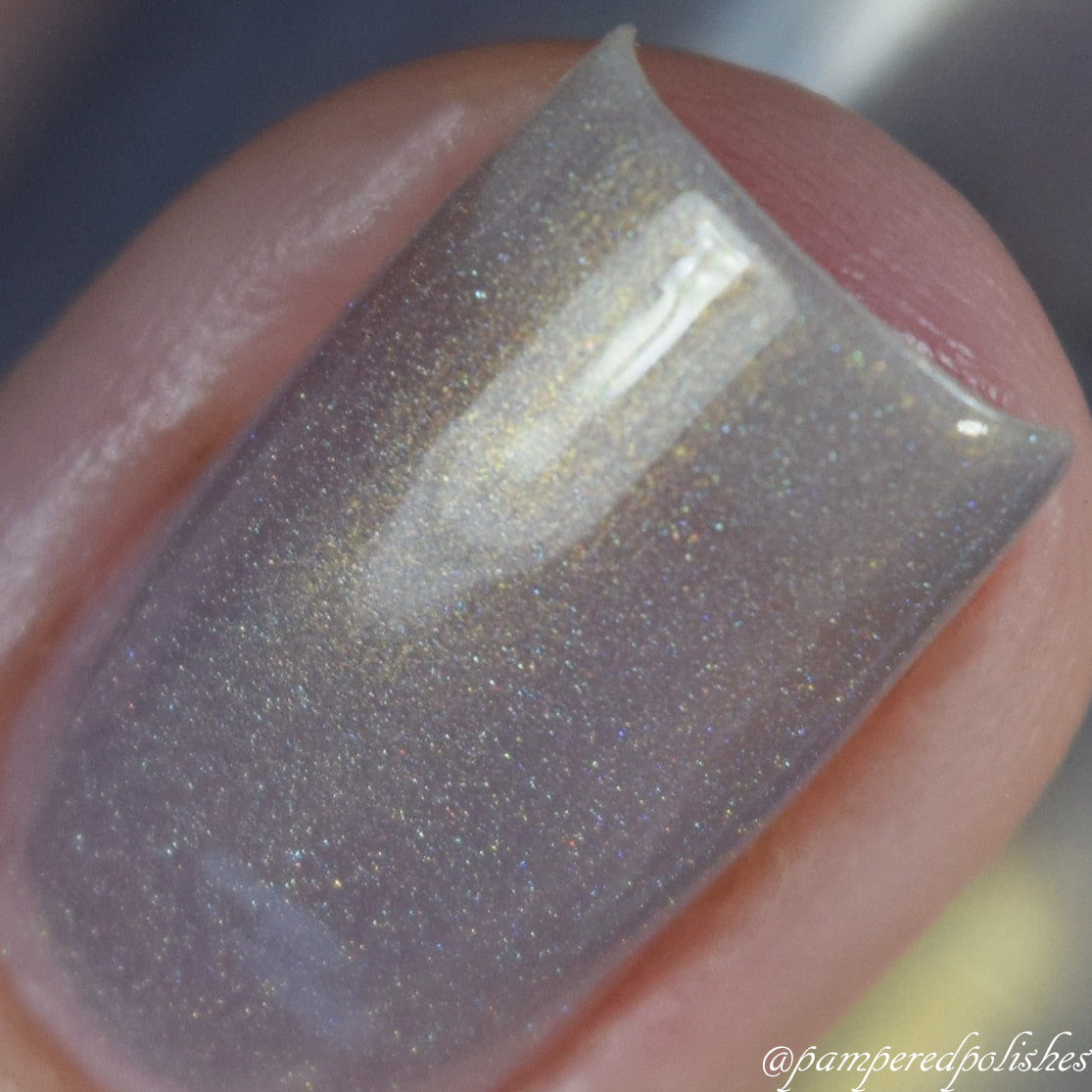 Smokey Plum Gold.112 Pale Purple Nail Polish