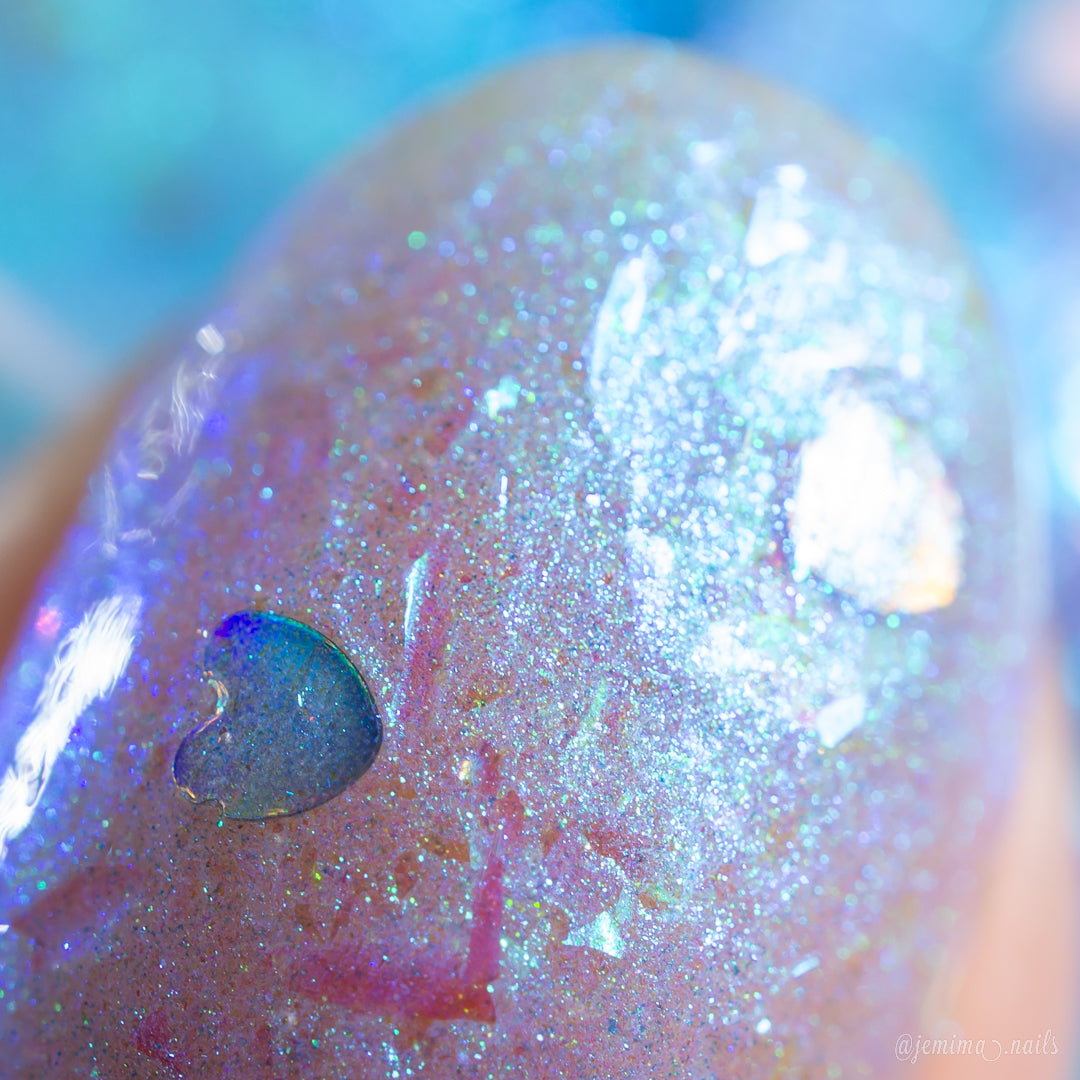 Luminous Soul.290 Nail Polish Topper