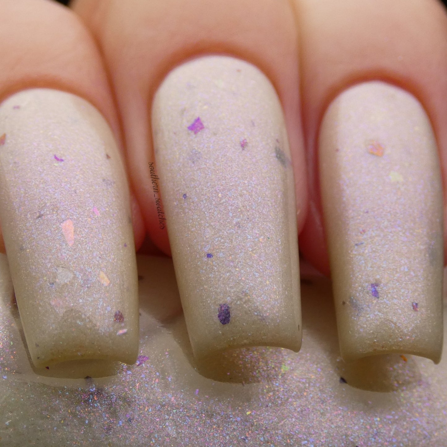 Azizos.000 Pale Green Nail Polish