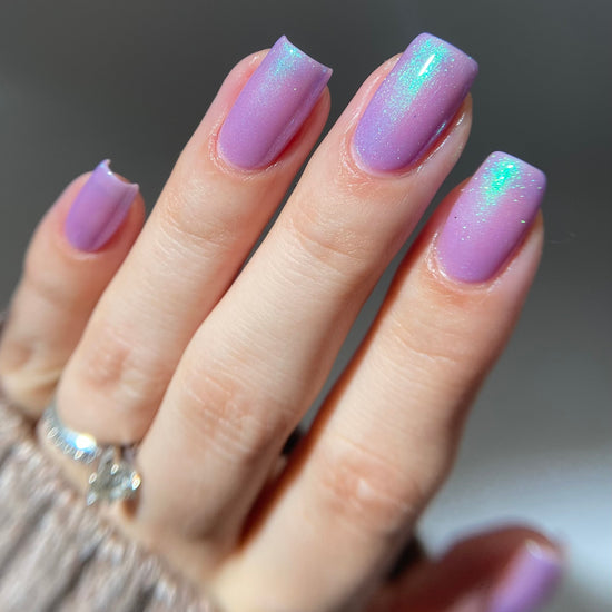 video of PI Colors Ljuslila.000 purple nail polish